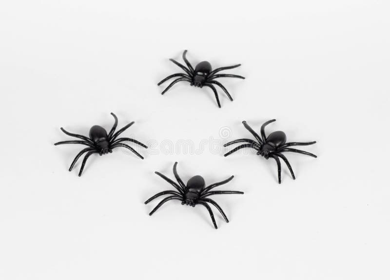 40 x Black Plastic Spiders Halloween Decorations Spooky Scary Horror Insects Toy