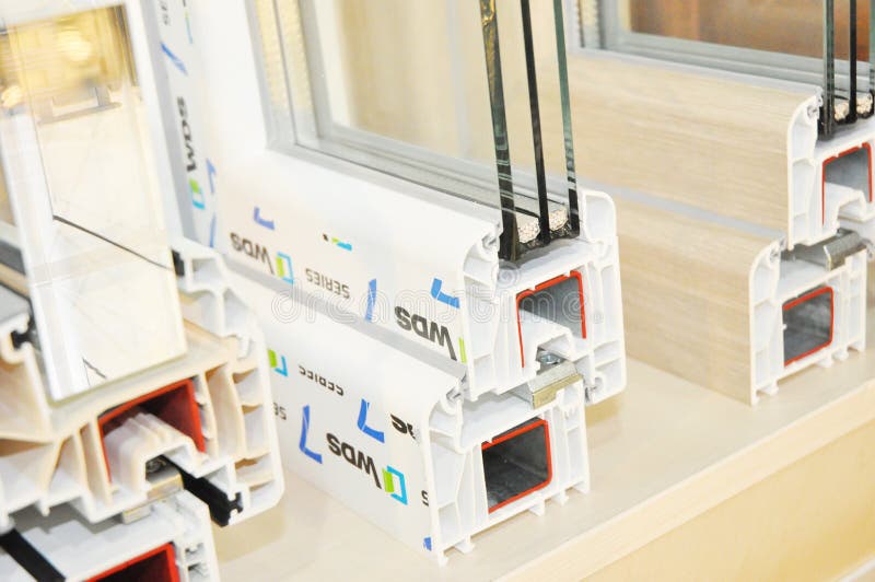 Plastikfenster-Rahmen-Profil Energiesparender Windows-Querschnitt Drei transparentes Glas stockfotos Plastikfenster-Rahmen-Profil Energiesparender Windows-Querschnitt Drei transparentes Glas stockfotos
