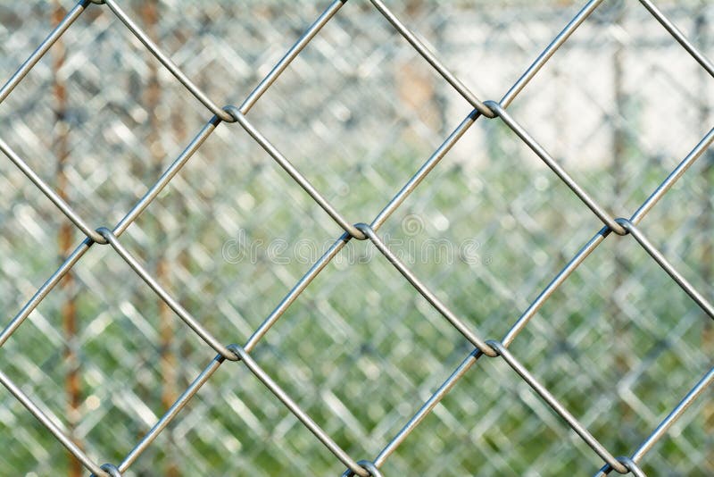 Plasă metalică cu fond neclar stock image