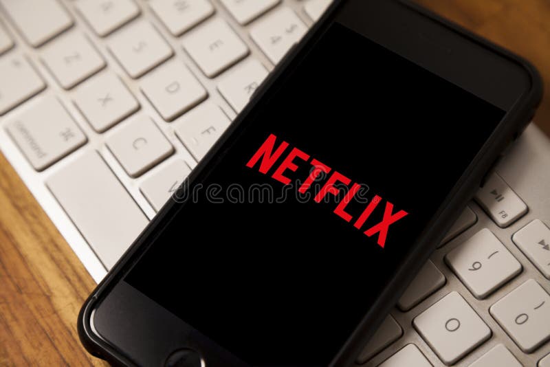 Plataforma Líder No Segmento De Streaming De Filmes Netflix Com O