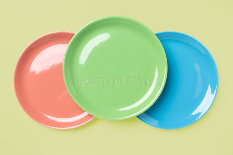 Plats colorés en pastel bleus, verts et roses photos libres de droits Plats colorés en pastel bleus, verts et roses photos libres de droits