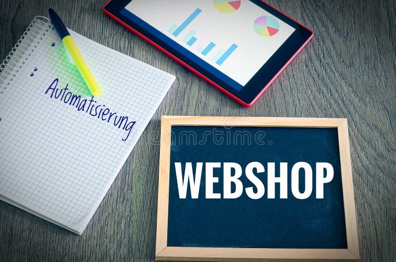 Platte mit der Aufschrift Webshop und dem deutschen Wort Automatisierung in der englischen Automatisierung mit eine Tablette Diag stockbild Platte mit der Aufschrift Webshop und dem deutschen Wort Automatisierung in der englischen Automatisierung mit eine Tablette Diag stockbild