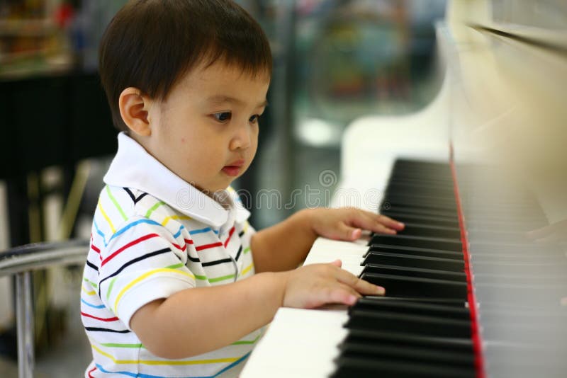 Play piano