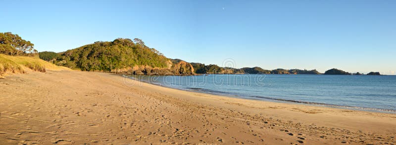Playa de la bahía de Otamure en el invierno, Nueva Zelanda fotos de archivo Playa de la bahía de Otamure en el invierno, Nueva Zelanda fotos de archivo