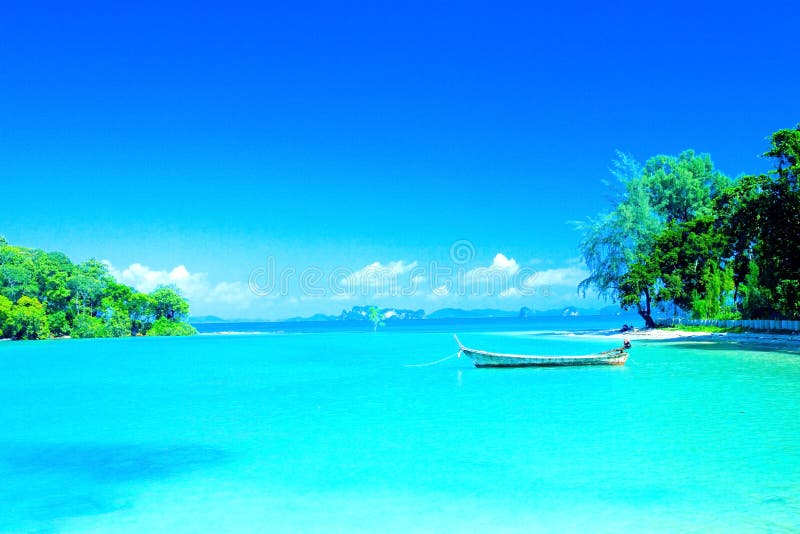 playa de la laguna en la bahía de Krabi, Tailandia del centro turístico. imágenes de archivo libres de regalías playa de la laguna en la bahía de Krabi, Tailandia del centro turístico. imágenes de archivo libres de regalías