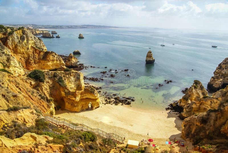 Playa escénica en Lagos, Portugal imágenes de archivo libres de regalías Playa escénica en Lagos, Portugal imágenes de archivo libres de regalías