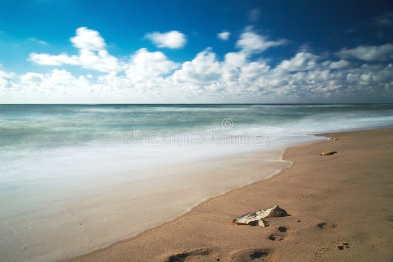 Playa escénica hermosa foto de archivo libre de regalías Playa escénica hermosa foto de archivo libre de regalías