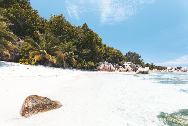 Playa tropical en Seychelles imagen de archivo Playa tropical en Seychelles imagen de archivo