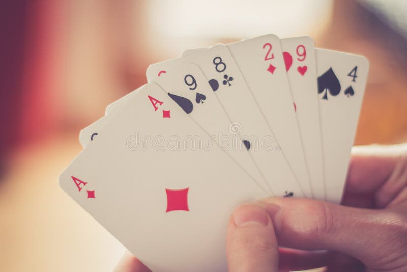 Play free canasta card game