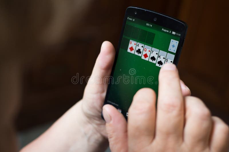 Playing the Solitaire game