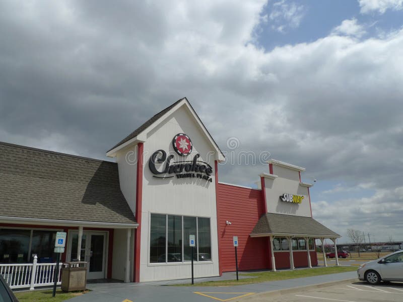 Plaza cherokee del viaje del casino, Roland Oklahoma imagen de archivo libre de regalías Plaza cherokee del viaje del casino, Roland Oklahoma imagen de archivo libre de regalías