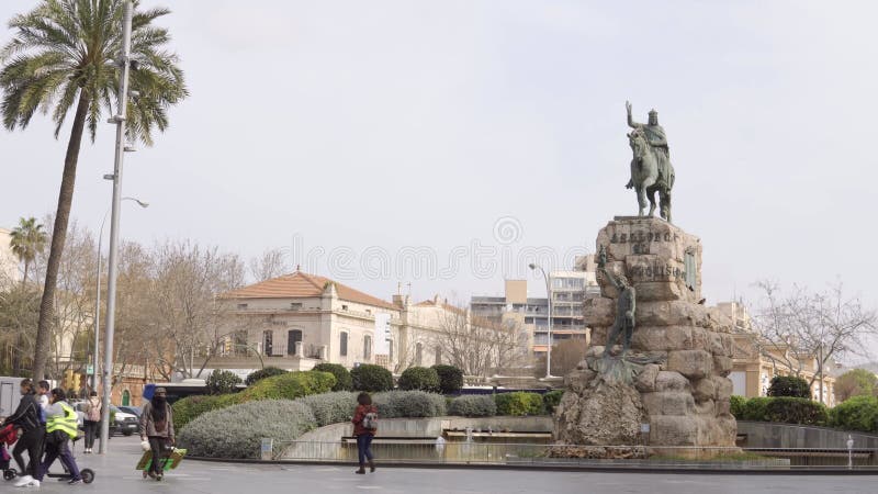 Plaza de espana, na cidade de palma de mallorca, após a pandemia19