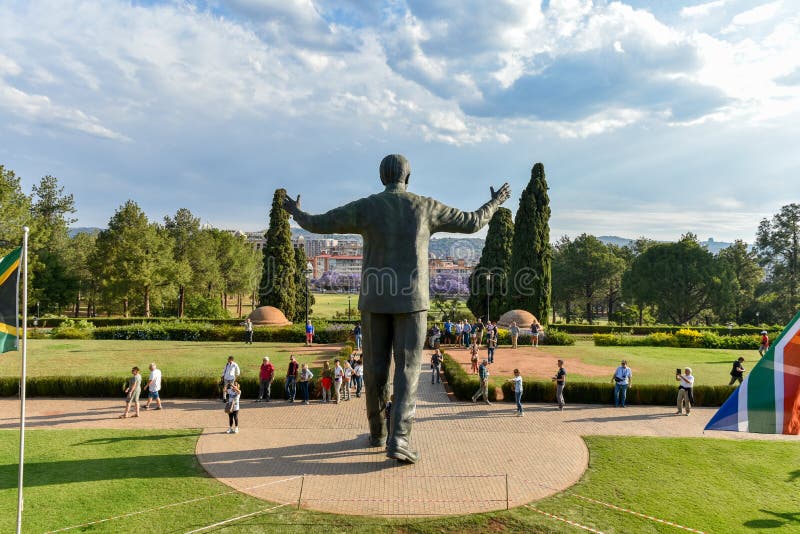 Plaza Nelson Mandela en los edificios de la Unión, Pretoria, Sudáfrica imágenes de archivo libres de regalías Plaza Nelson Mandela en los edificios de la Unión, Pretoria, Sudáfrica imágenes de archivo libres de regalías