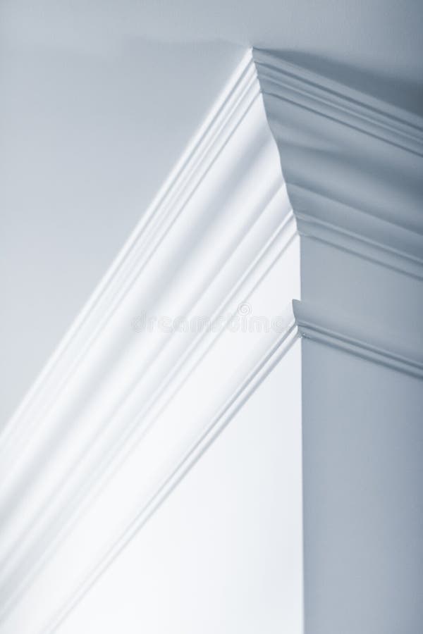 Ple? niej? cy na sufitu szczeg? le, wewn? trznym projekcie i architektonicznym abstrakcjonistycznym tle fotografia royalty free