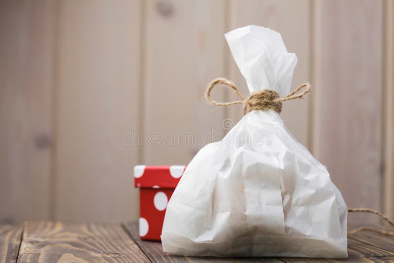 Plein sac de papier à nourriture image stock Plein sac de papier à nourriture image stock