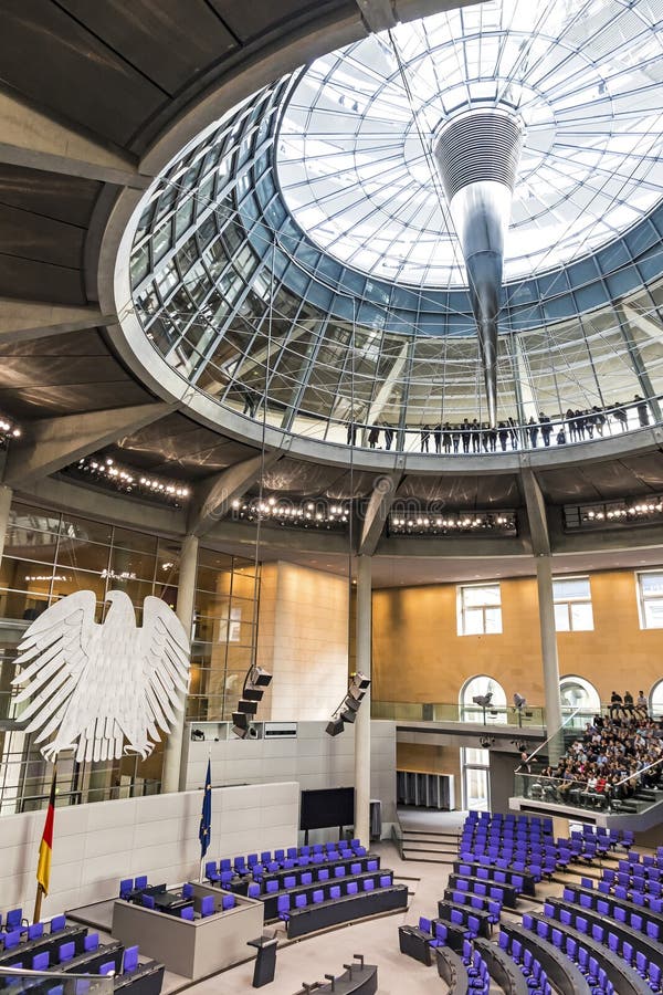 Plenarny Hall Niemiecki parlament Bundestag w Berlin fotografia stock Plenarny Hall Niemiecki parlament Bundestag w Berlin fotografia stock