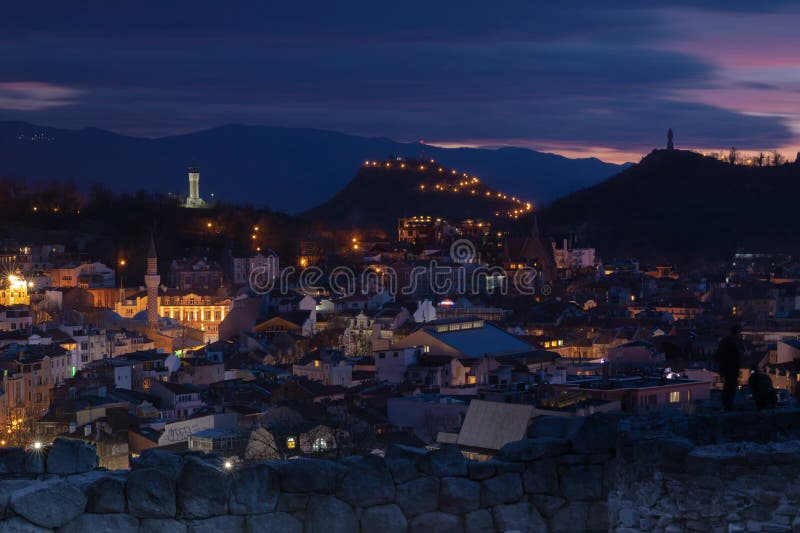 Plovdiv, Bulgarie au coucher du soleil - vue panoramique photo libre de droits Plovdiv, Bulgarie au coucher du soleil - vue panoramique photo libre de droits