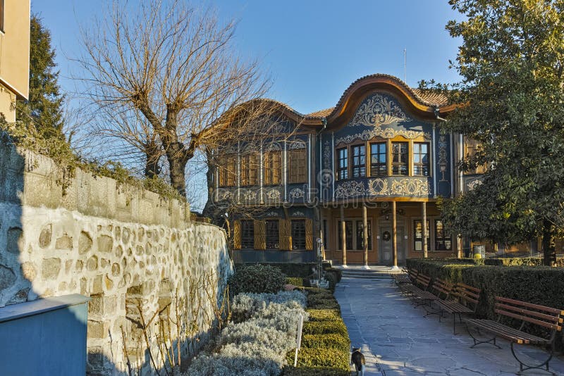 PLOWDIW, BULGARIEN - 2. JANUAR 2017: Gebäude des ethnographischen Museums in der alten Stadt von Plowdiw lizenzfreies stockfoto PLOWDIW, BULGARIEN - 2. JANUAR 2017: Gebäude des ethnographischen Museums in der alten Stadt von Plowdiw lizenzfreies stockfoto
