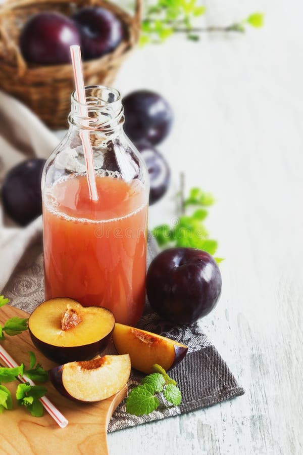Plum Juice royaltyfria foton Plum Juice royaltyfria foton