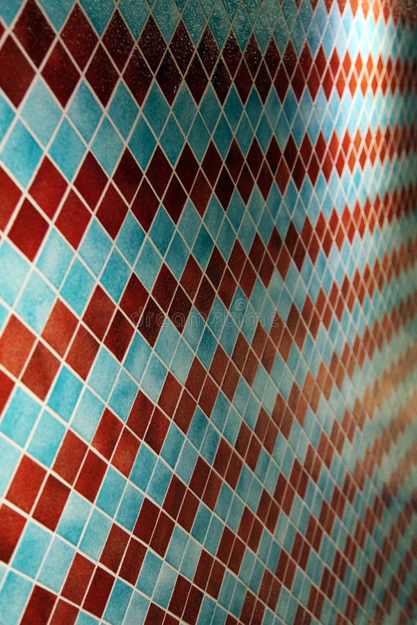 Plăci de perete colorate într-un aranjament interesant royalty free stock images