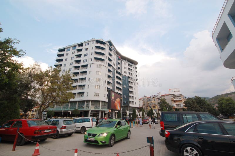 POGRADEC - 5-ОЕ АВГУСТА: Город Pogradec на албанской части озера Ohrid, которое разделено Албанией и македонией стоковая фотография POGRADEC - 5-ОЕ АВГУСТА: Город Pogradec на албанской части озера Ohrid, которое разделено Албанией и македонией стоковая фотография