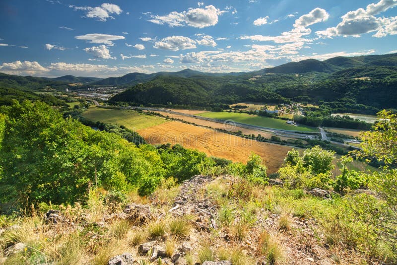 Dolina Pohronia od Sokolieho vrchu v Štiavnických vrchoch