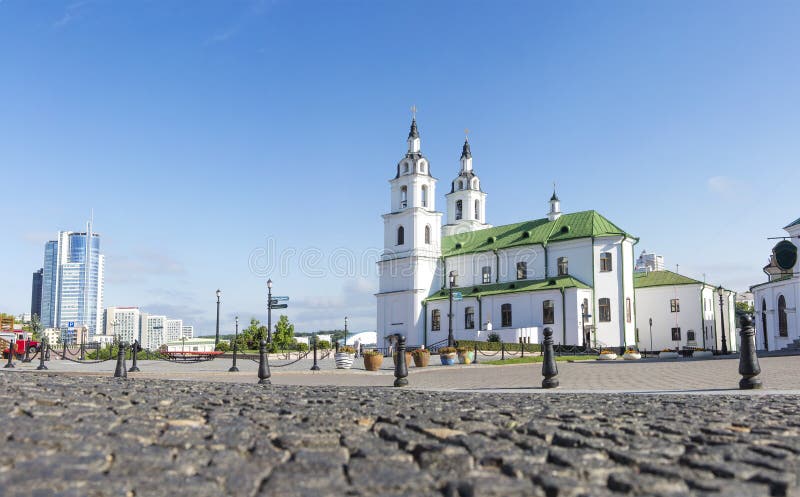 Point de repère célèbre de Minsk Cathédrale de Saint-Esprit à Minsk Église orthodoxe du Belarus et symbole de capital photos stock Point de repère célèbre de Minsk Cathédrale de Saint-Esprit à Minsk Église orthodoxe du Belarus et symbole de capital photos stock