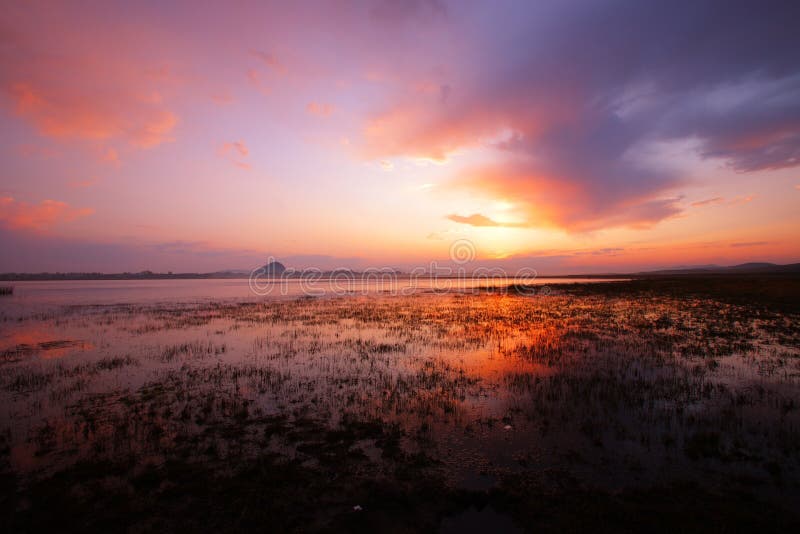 point du jour photographie stock libre de droits point du jour photographie stock libre de droits