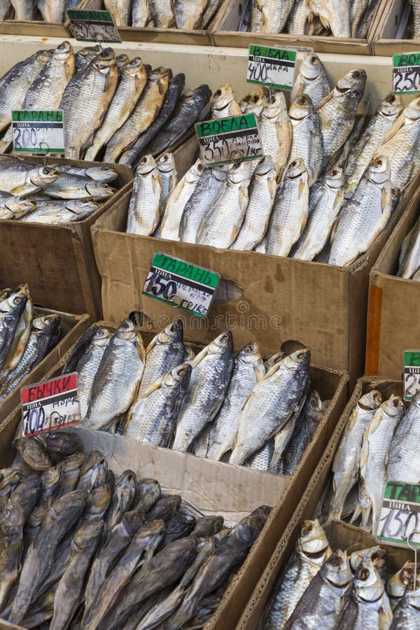 Download Poissons Salés Secs à Un Marché D'agriculteurs à Odessa, Ukraine Photo stock - Image du repas, assortiment: 76085678