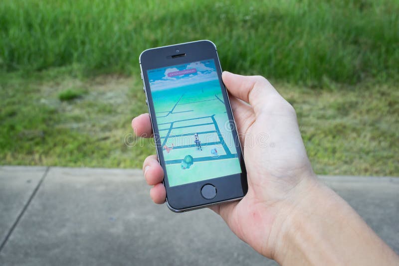 Pokemon Go Application on Smartphone Screen · Free Stock Photo