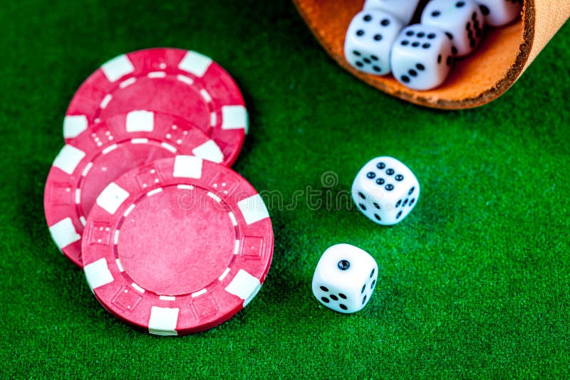 229 Poker Chips Dice Green Background Top View Photos Free & Royalty