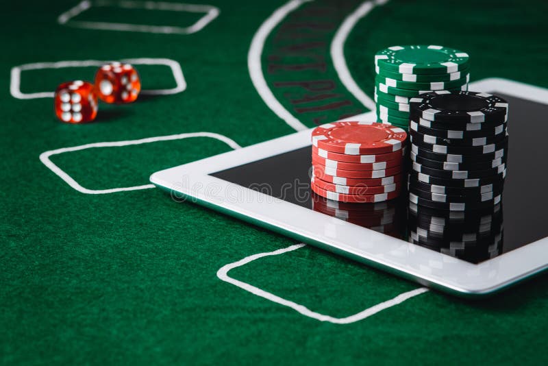Poker Online and Gambling Concept. Poker Chips and a Digital Table on a  Green Felt Stock Image - Image of laptop, concept: 163433919