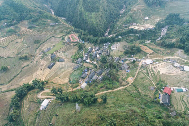 Pola ryżowe ryż taras niełuskany w sa pa lao cai vietnam asia aerial drone photo