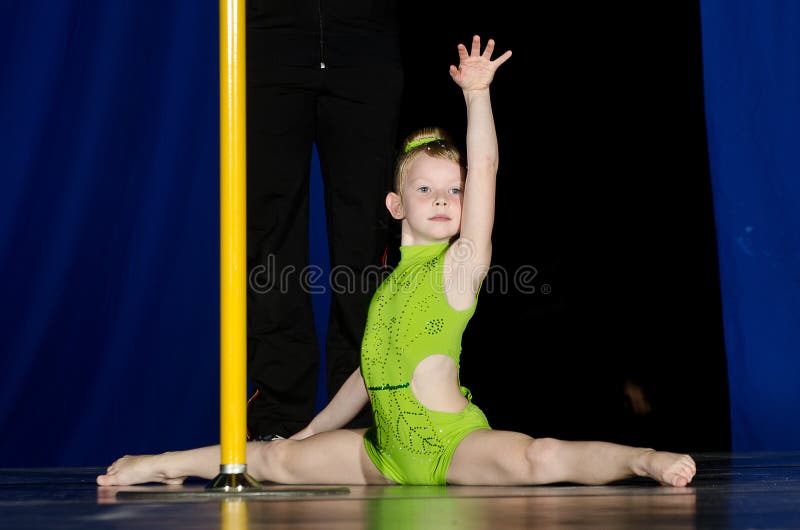 POLE DANCE CHAMPIONSHIP Baby Editorial Photography Image of groups