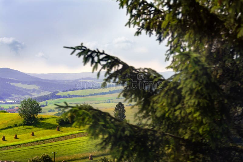 Polen, Pieniny schönes polnisches Dorf in den Bergen, schöne Natur in den Bergen, perfekten Ort zu reisen, schönes Panorama lizenzfreie stockfotos