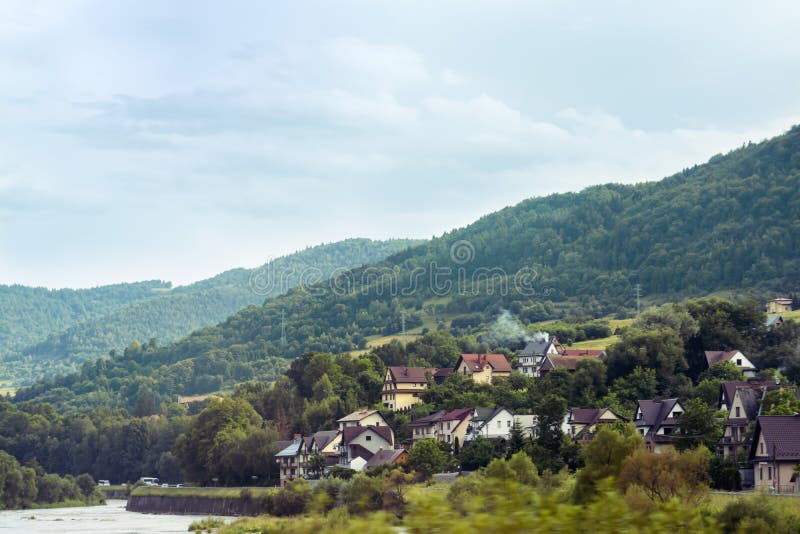 Polen, Pieniny schönes polnisches Dorf in den Bergen, schöne Natur in den Bergen, perfekten Ort zu reisen, schönes Panorama lizenzfreie stockfotografie