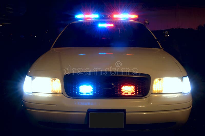 Dlhé expozície zachytiť celú škálu policajné auto svetlá.