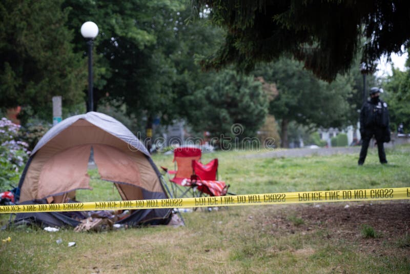 Police officer in Cal Anderson Park during the removal of CHAZ CHOP