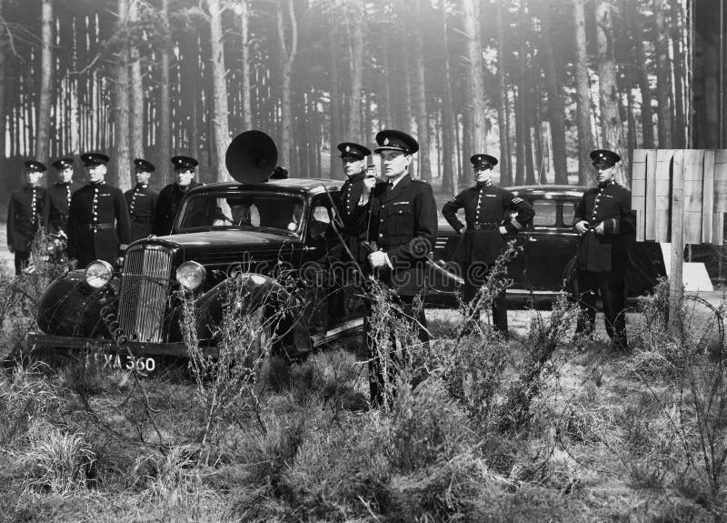 POLISEN BARRIKADERAR (alla visade personer inte är längre uppehälle, och inget gods finns Leverantörgarantier att det inte ska fi royaltyfria bilder POLISEN BARRIKADERAR (alla visade personer inte är längre uppehälle, och inget gods finns Leverantörgarantier att det inte ska fi royaltyfria bilder