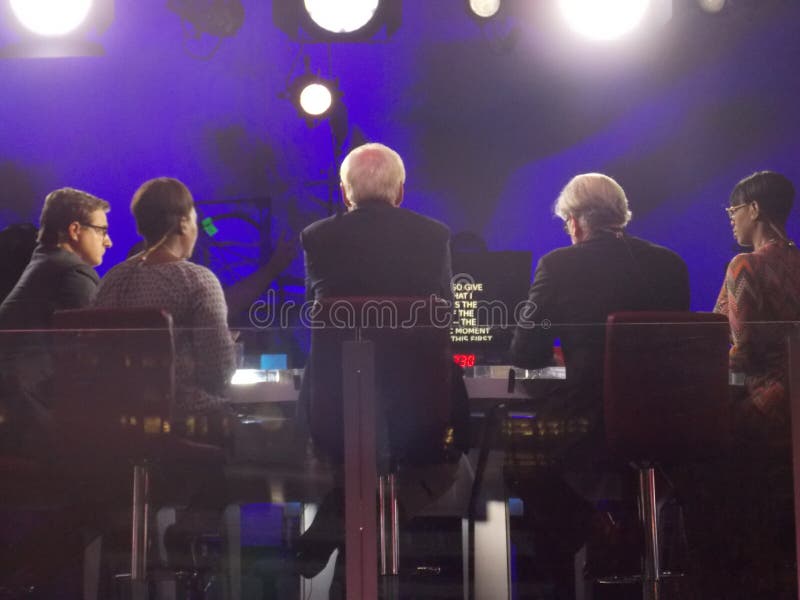 Politische Kommentatoren MSNBC, die während DNC-Versammlung filmen lizenzfreie stockbilder Politische Kommentatoren MSNBC, die während DNC-Versammlung filmen lizenzfreie stockbilder