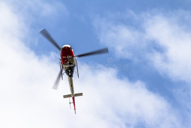 Polizeihubschrauber lizenzfreies stockbild Polizeihubschrauber lizenzfreies stockbild
