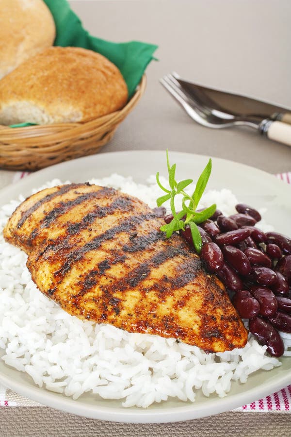 Pollo di Cajun con riso ed i fagioli fotografia stock