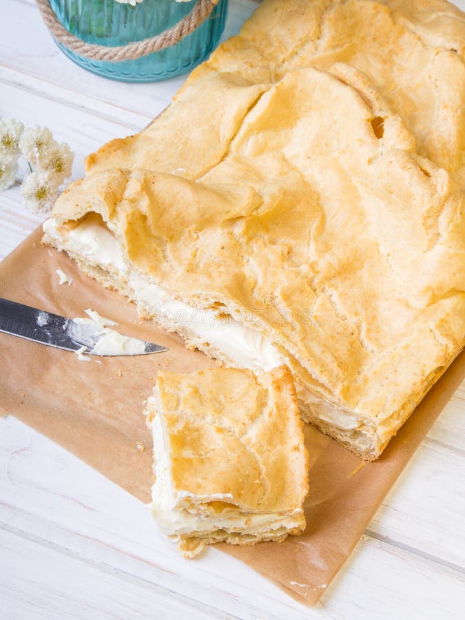 Polnischer Kuchen Mit Der Creme, Genannt Karpatka ...