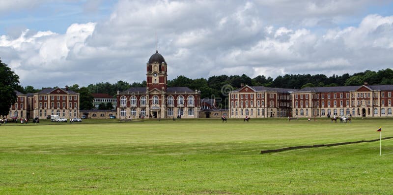 Polo Field e New College, Sandhurst