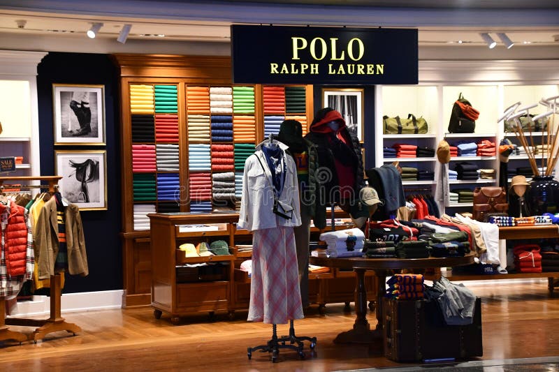 Polo ralph lauren outlet store hi-res stock photography and images