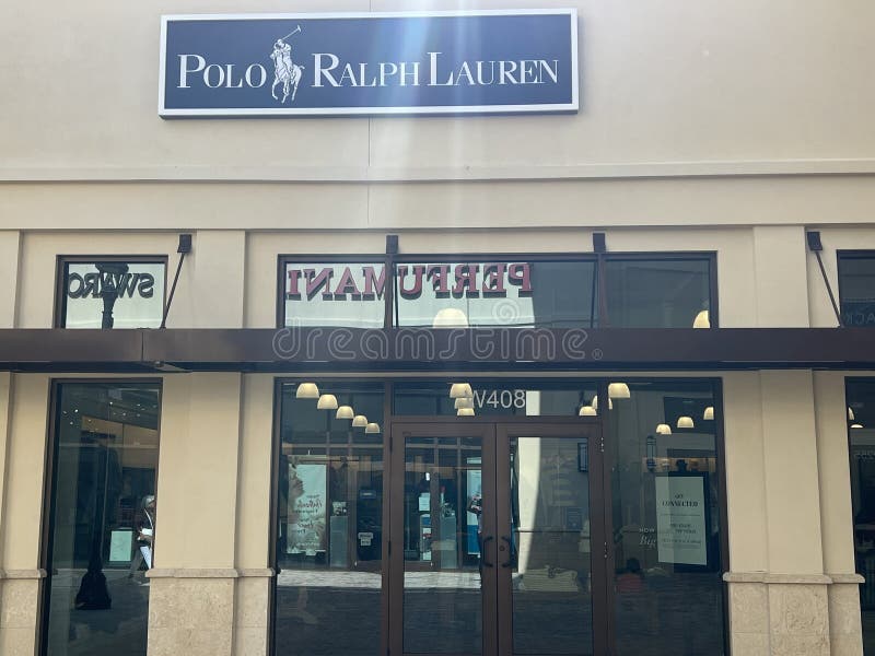Polo ralph lauren outlet store hi-res stock photography and images