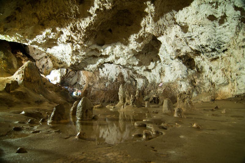 Polovragi grotta från Gorj County, i Oltenia, Rumänien royaltyfria foton Polovragi grotta från Gorj County, i Oltenia, Rumänien royaltyfria foton