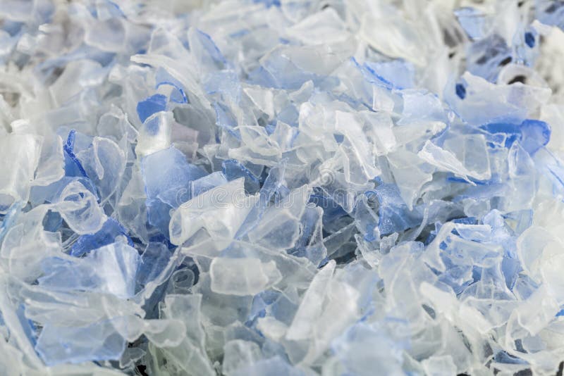 Polymères en plastique réutilisés hors de bouteille d'eau d'ANIMAL FAMILIER image libre de droits Polymères en plastique réutilisés hors de bouteille d'eau d'ANIMAL FAMILIER image libre de droits