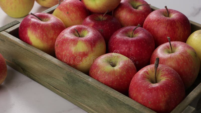 Pommes vue côté nourriture crate en bois clips vidéos