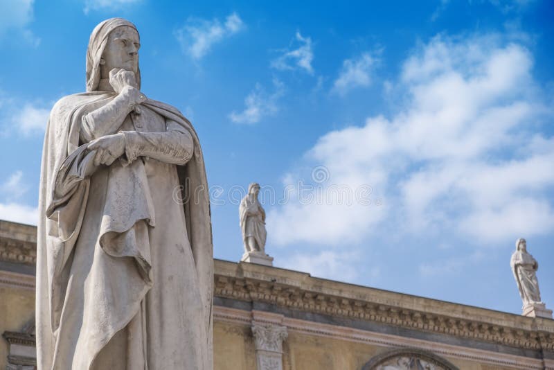 Statue of Dante Alighieri, piazza dei Signori, Verona, Italy. Statue of Dante Alighieri, piazza dei Signori, Verona, Italy